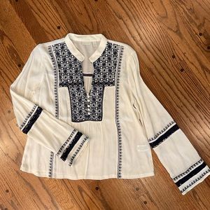 Hinge embroidered blouse